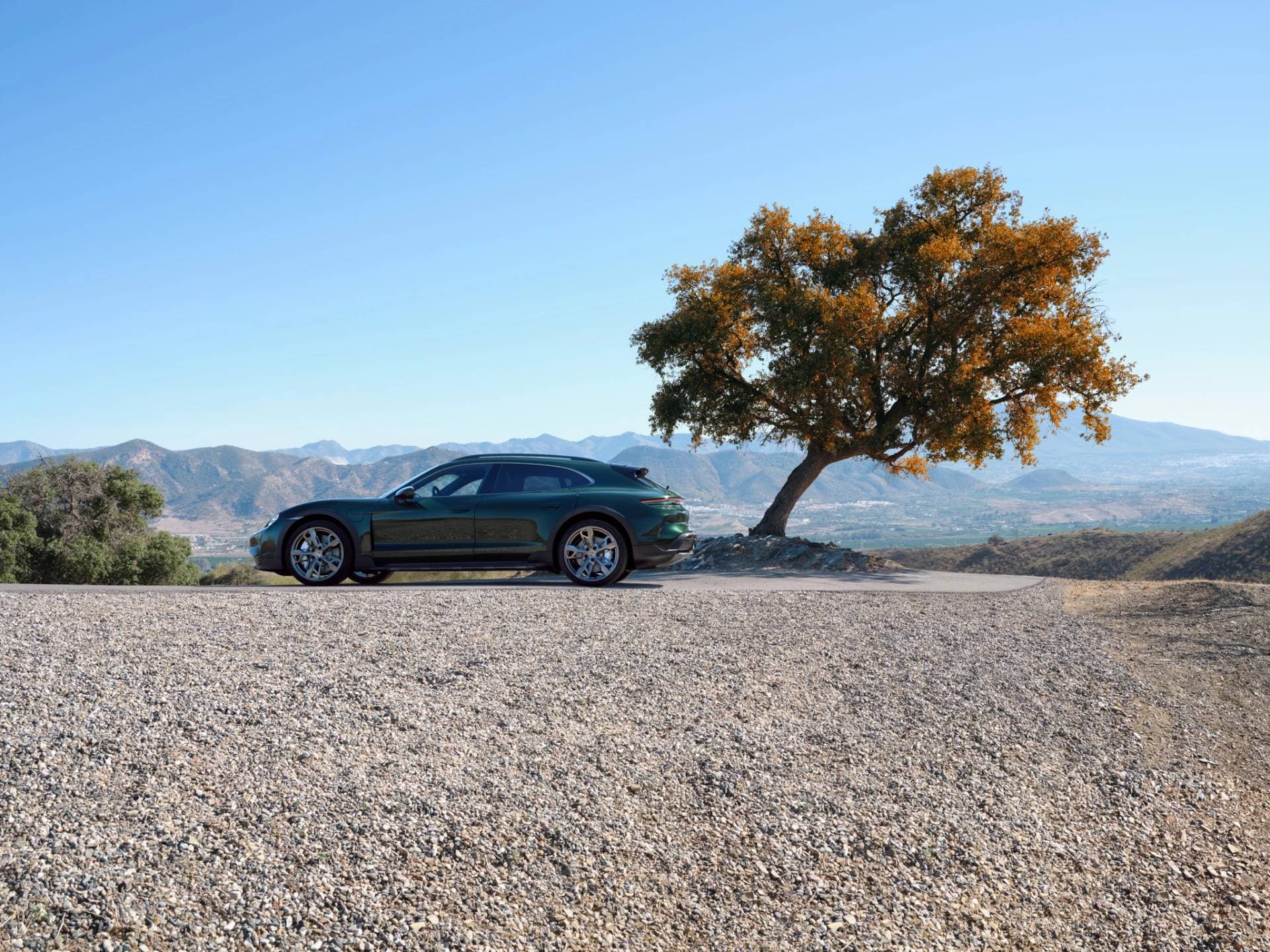Porsche 911 dans un garage